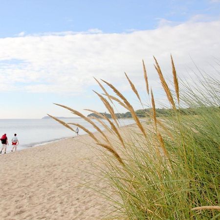 Strandnahe 2-Raum-Ferienwohnung Mit Balkon - Strandhaus Moenchgut Fewo 10 Lobbe Extérieur photo