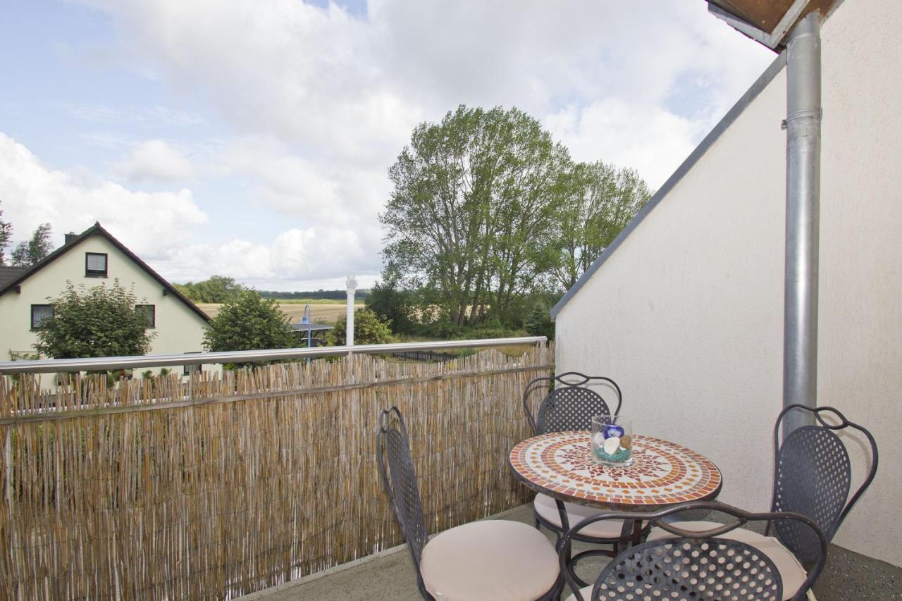 Strandnahe 2-Raum-Ferienwohnung Mit Balkon - Strandhaus Moenchgut Fewo 10 Lobbe Extérieur photo